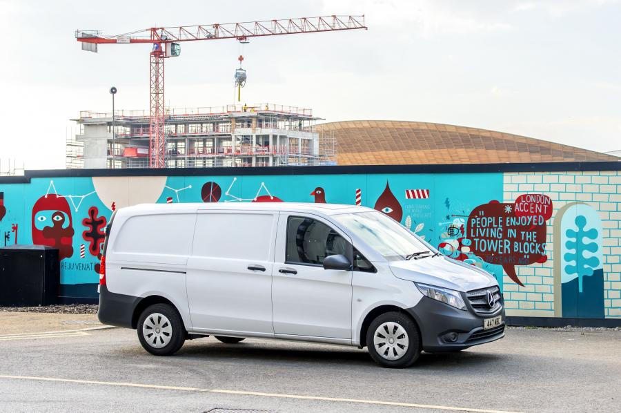  Mercedes-Benz Vito Panel Van 2015 года  (UK) (фото 4 из 30)